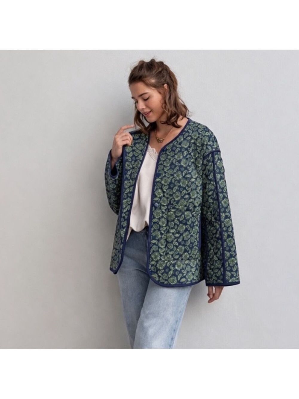 Easel-- Women's Navy & Green Quilted Floral Jacket
